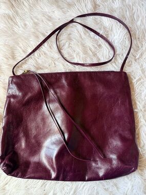 Hobo international burgundy large shoulder bag with strap